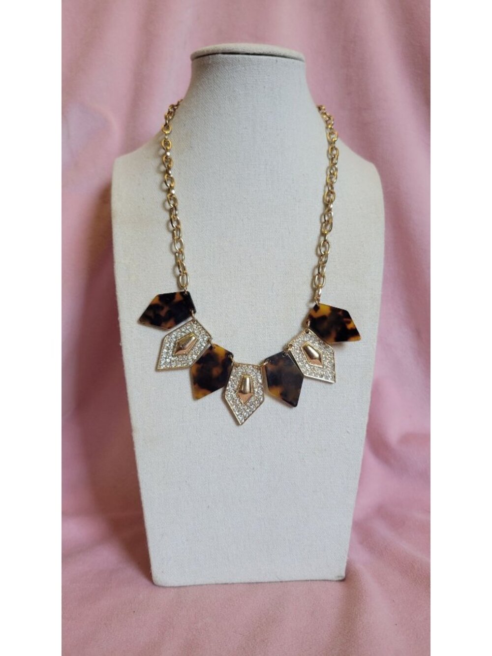 Gold tone chain Cheetah Print Rhinestone costume necklace N1B